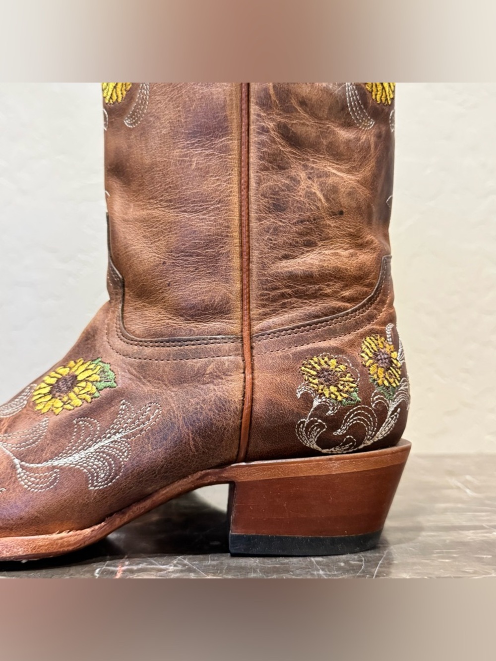 Shyanne Jolyn Sunflower Embroidered Leather Cowboy Boots - Picture 3 of 14